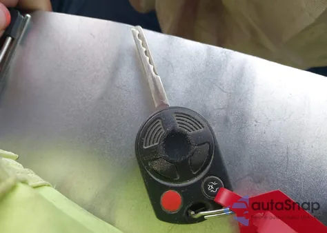 2014 Ford Focus Se z USA, uszkodzony, nr VIN 1FADP3F24EL118460